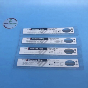 Uma tira de Dlamond dental para tratamento ortodôntico