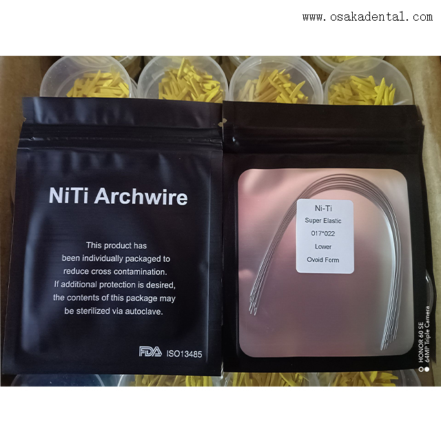 Fios ortodônticos de aço inoxidável resistentes à corrosão