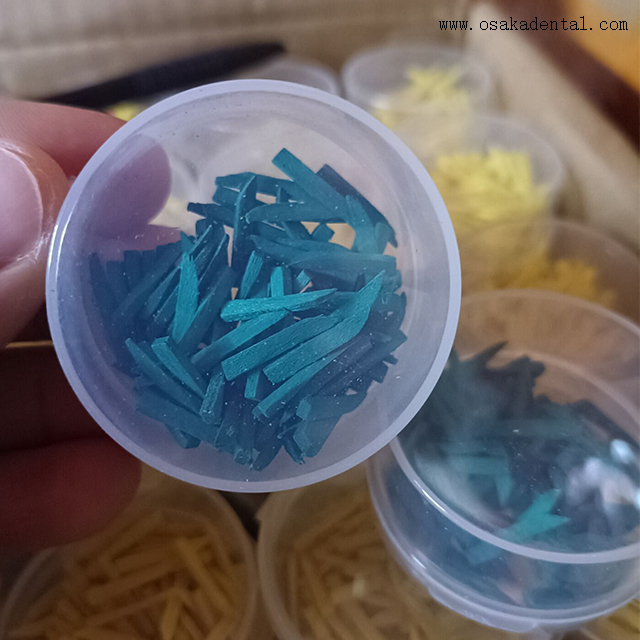 Cunhas dentárias de madeira de alta qualidade para uso profissional