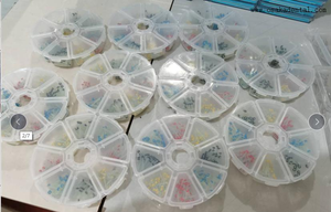 Poste de fibra dentária com diferença de cor Poste de fibra reta em caixa redonda