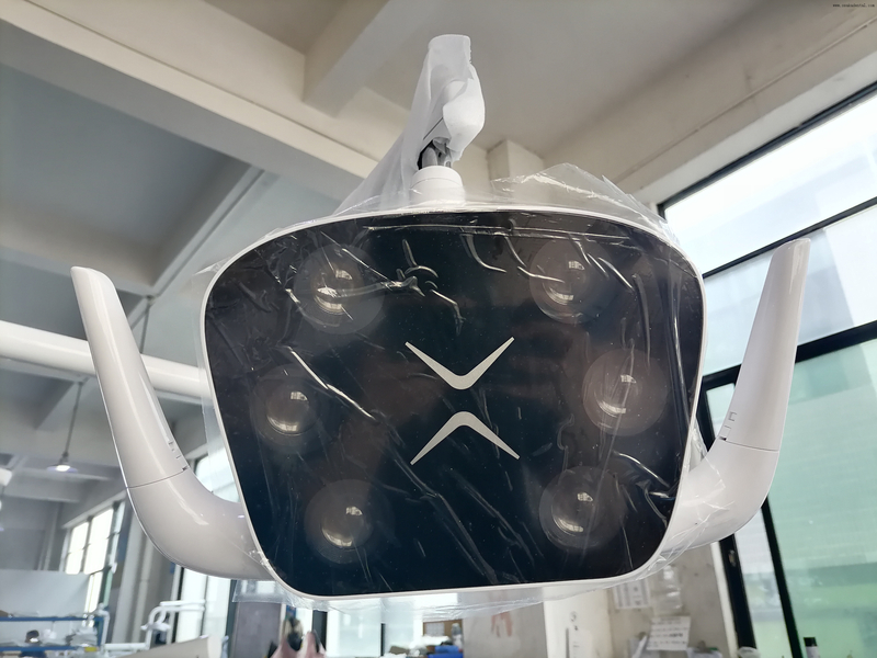 Cadeira odontológica ajustável ergonômica com luz LED e sistema hidráulico