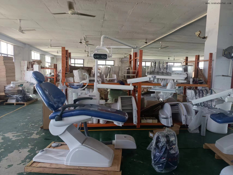 Unidade de cadeira odontológica montada DC-500: Design ergonômico com luz integrada e sistema de entrega 