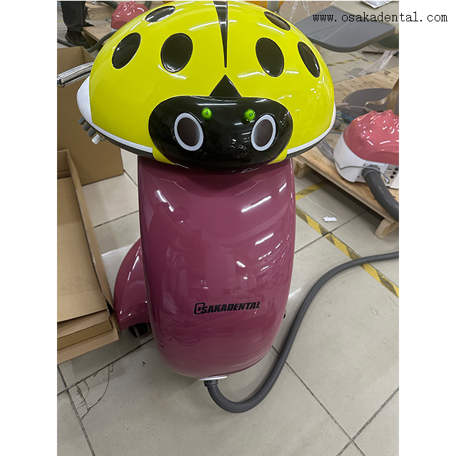 Cadeira odontológica pediátrica em formato de girafa com tela LCD interativa