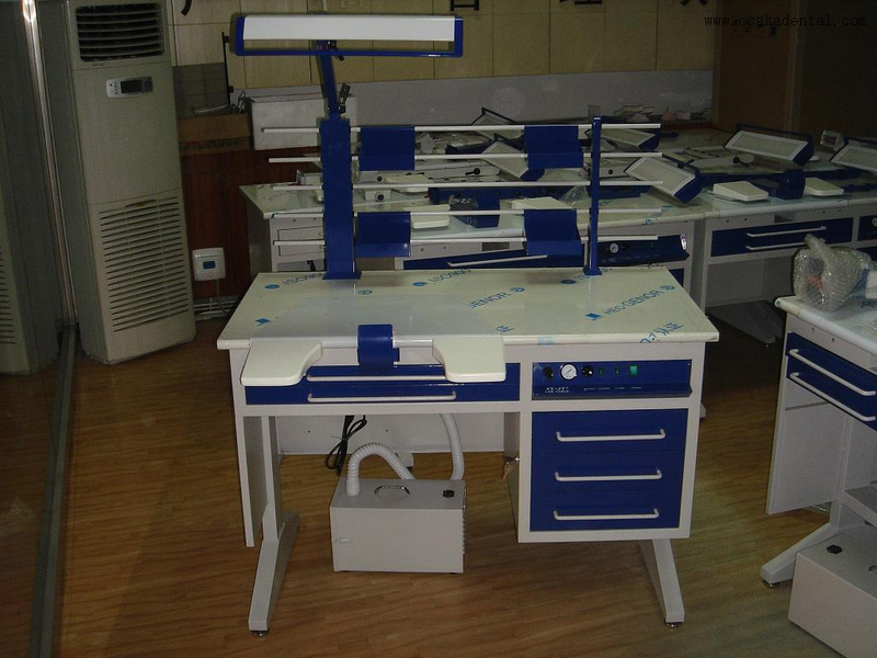 Estações de trabalho modulares de laboratório dentário: Layouts personalizáveis para corte de modelos, enceramento e montagem protética