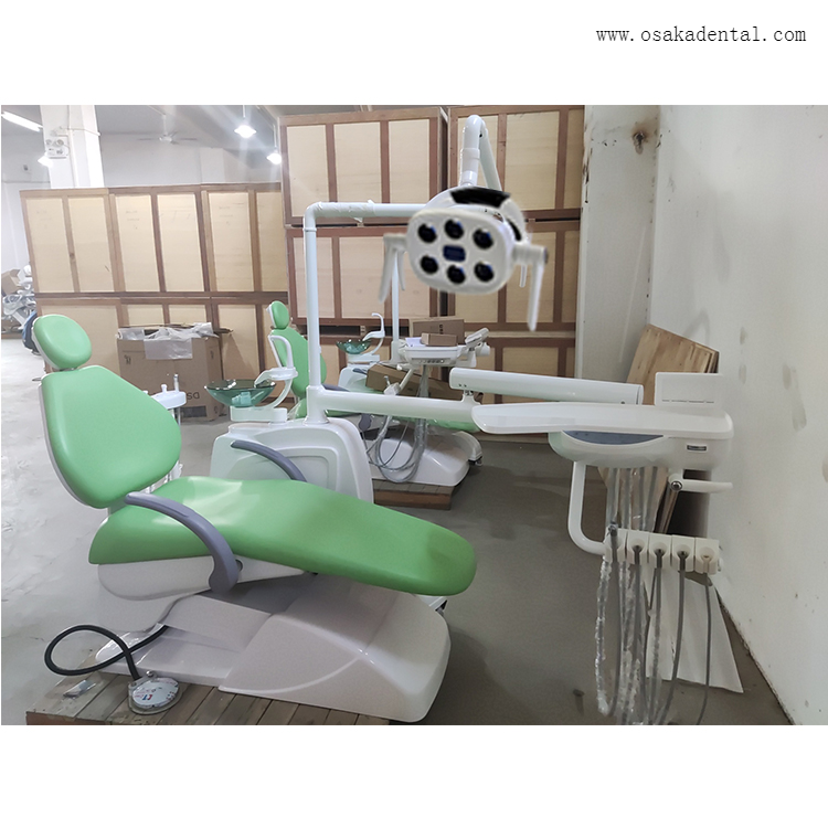 Cadeira odontológica com compressor de ar dental e peça de mão dental e escalador de led dental e luz de cura dental