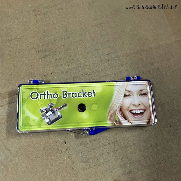 Suporte ortodôntico dentário com tubos bucais de 4 unidades