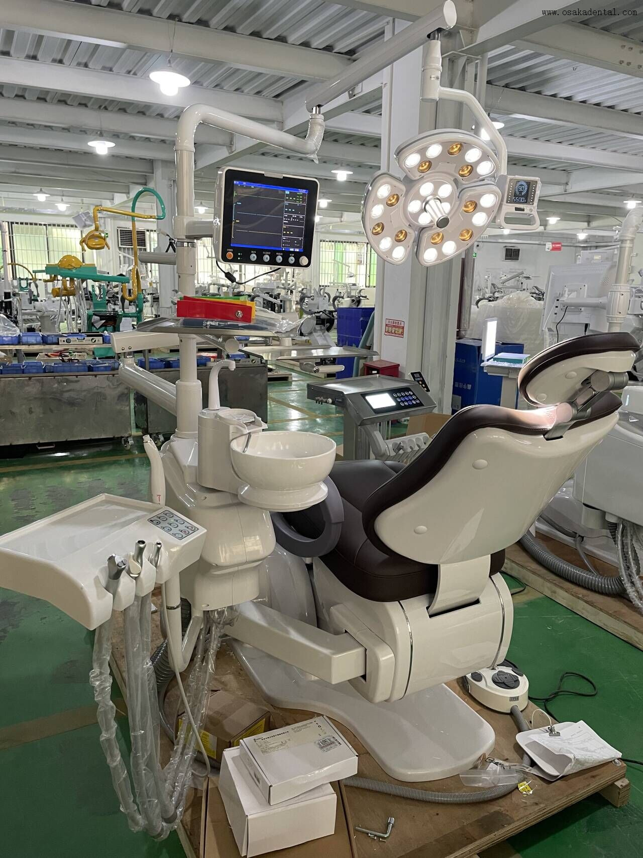 Os benefícios do uso de luzes LED na cirurgia de implantes dentários