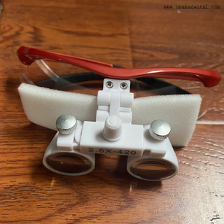 Embalagem de caixa de metal Dental Loup com luz principal LED 2,5X