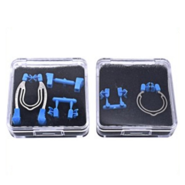 Clipe de matrizes seccionais dent&aacute;rias