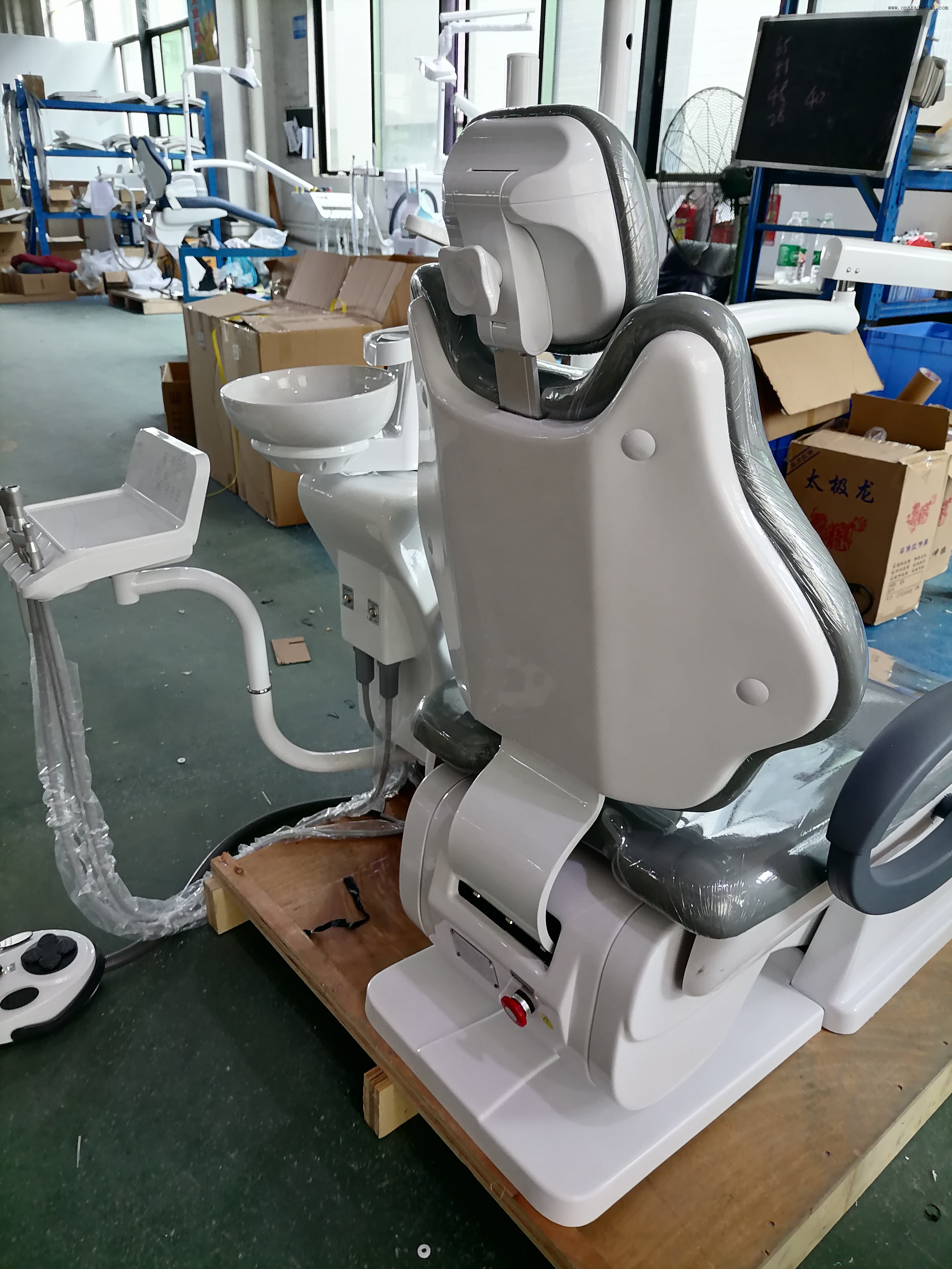 Cadeira odontológica com bandeja de instrumentos de fixação montada na parte superior: uma solução conveniente para profissionais de odontologia material de alginato dentário