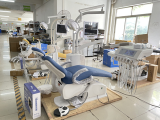 O equipamento de cadeira odontológica mais avançado proporciona uma experiência de tratamento confortável