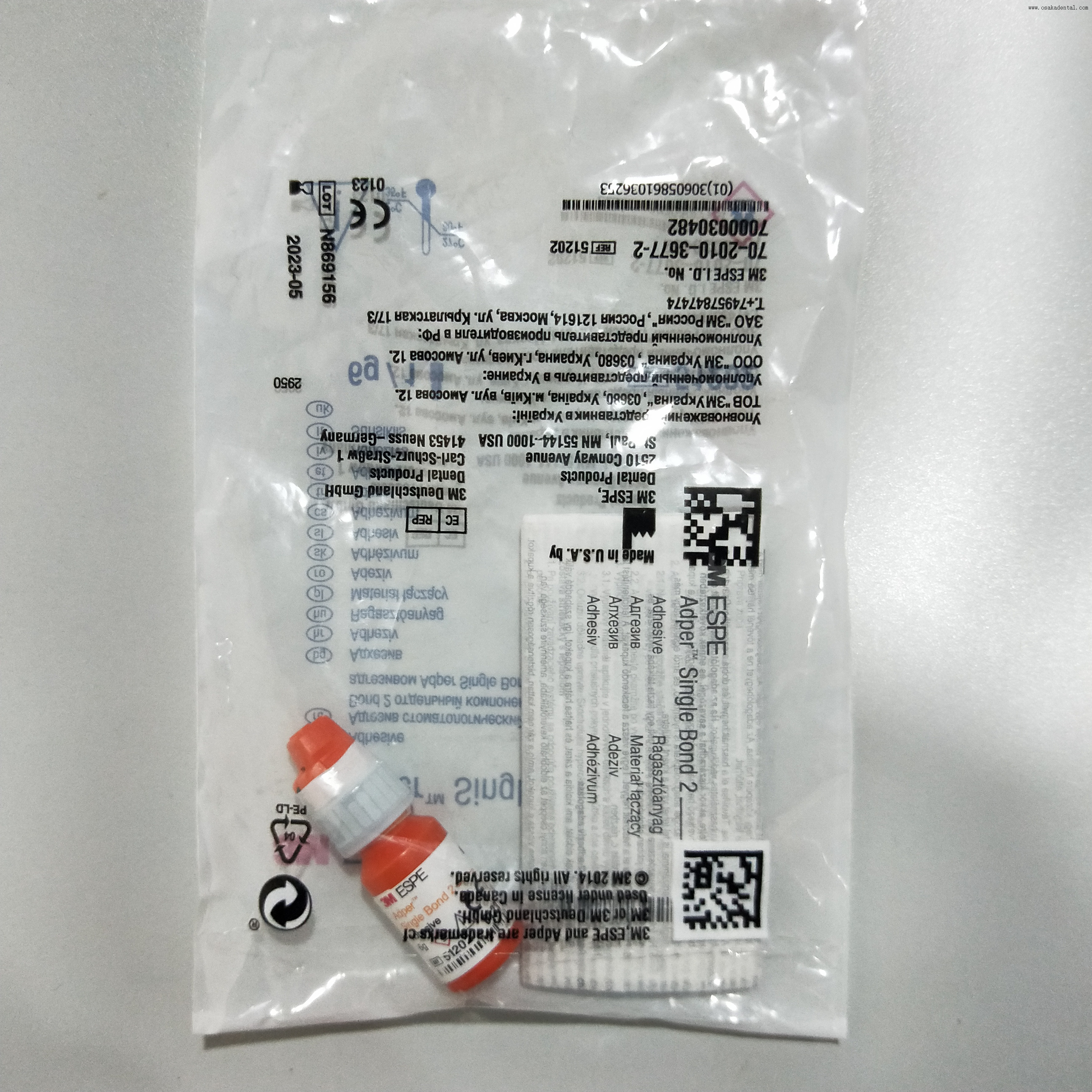 Adesivo universal SingleBond – solução em uma etapa para colagem dentária confiável