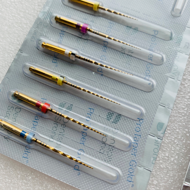 Arquivo de Niti do ouro de Protaper da ativação de calor endodôntico dental nova da embalagem