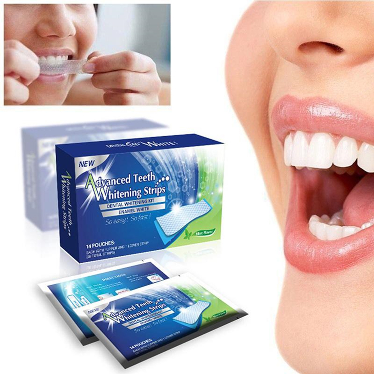 Um clareamento dental de dentes tiras branqueamento de dente mais branco