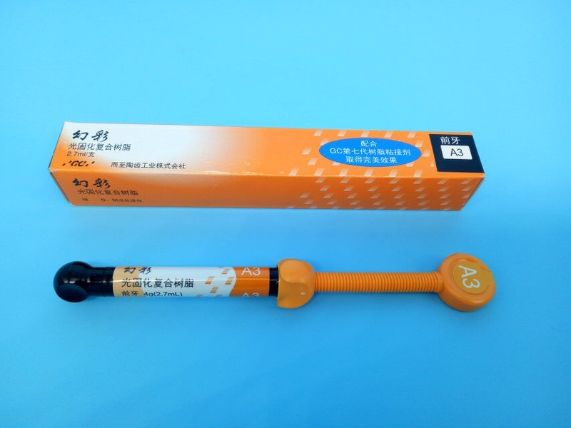 Uma resina GC Gradia Direct 2.7ml de materiais dentários
